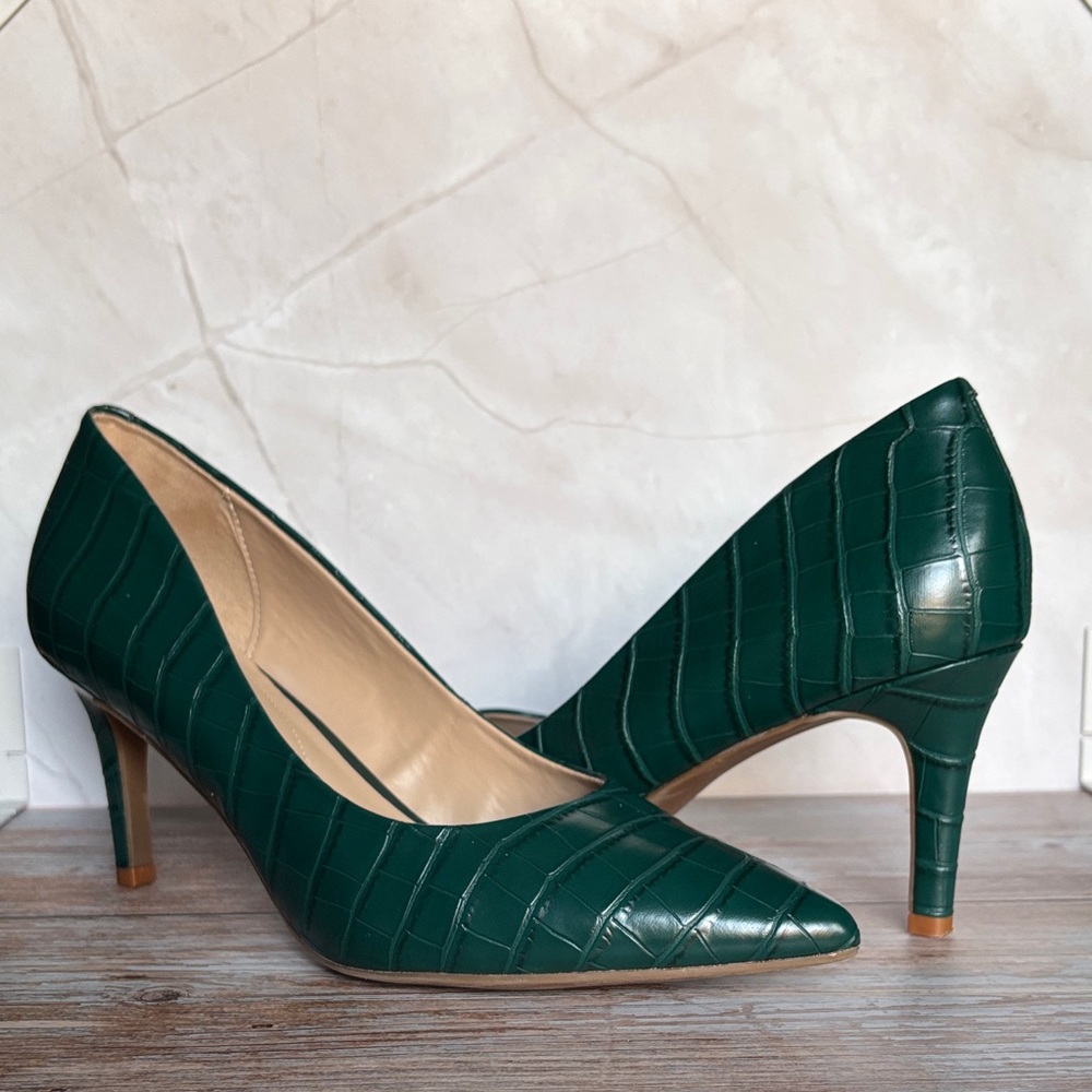 Alfani Dark Green Crocodile-Embossed Heels